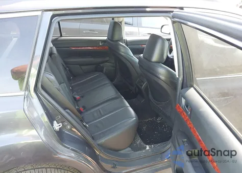 2010 Subaru Outback 2.5I Limited z USA, uszkodzony, nr VIN 4S4BRBJCXA3383797